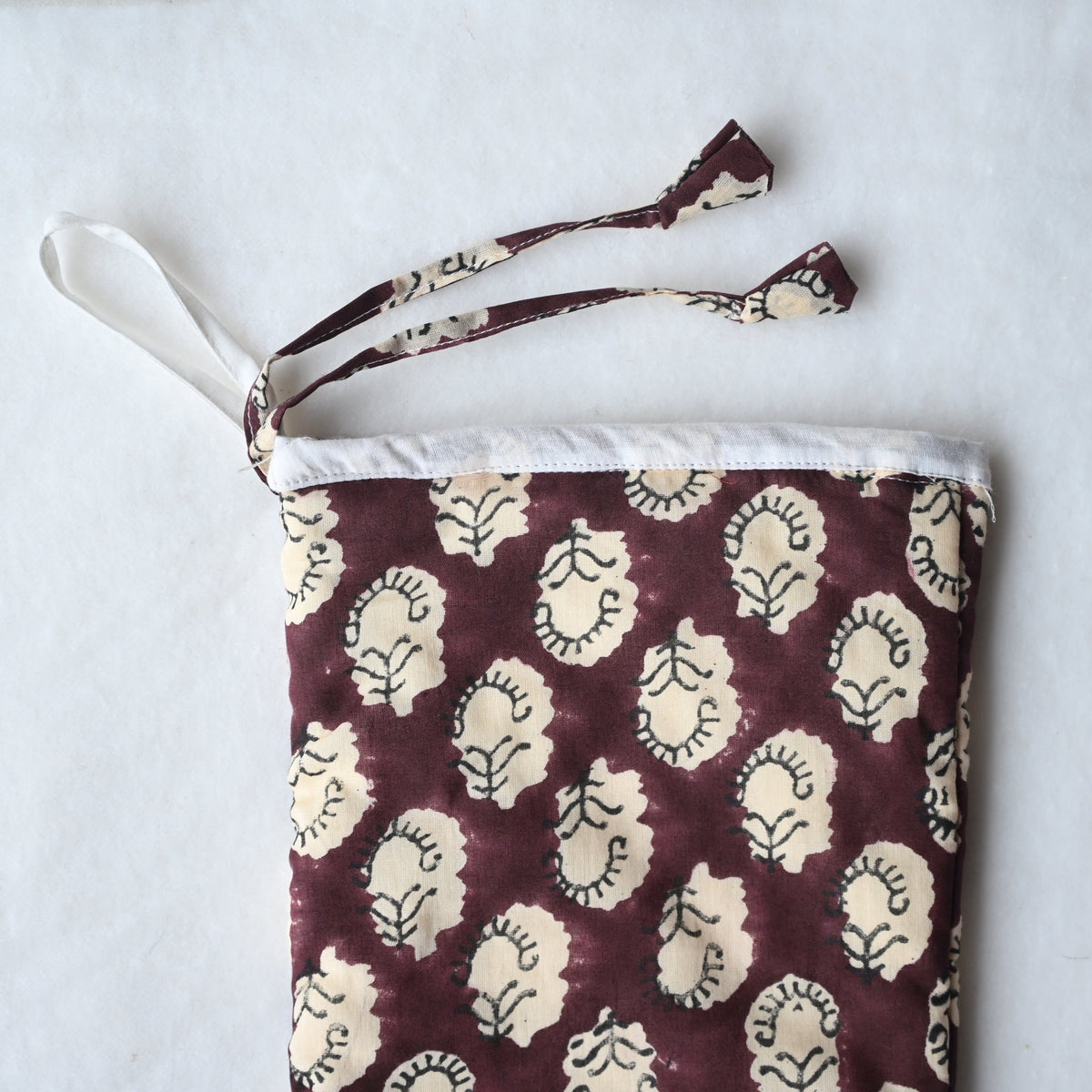 Burgundy Scallop Motif Cotton Stocking
