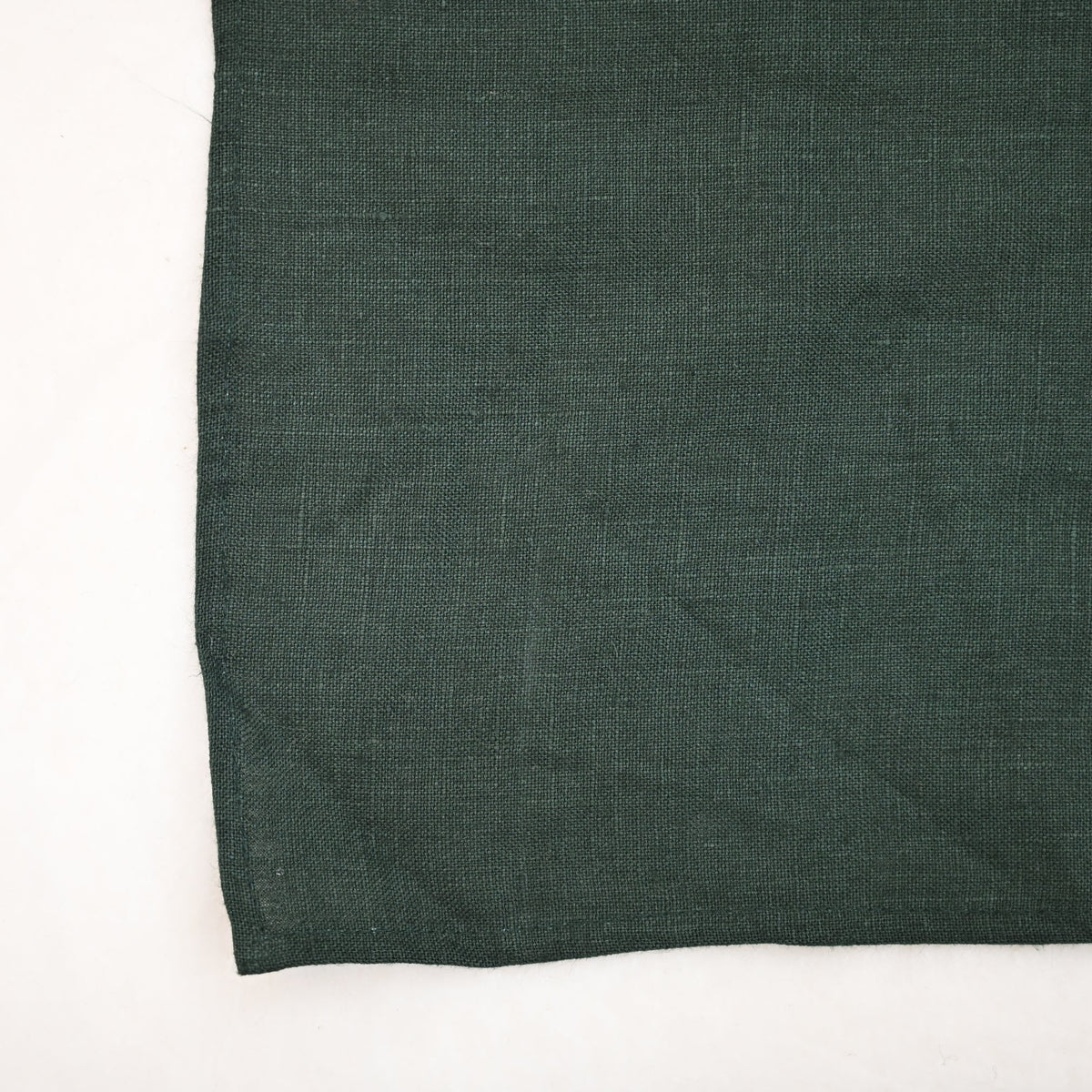 Axel Solid Linen Dinner Napkin